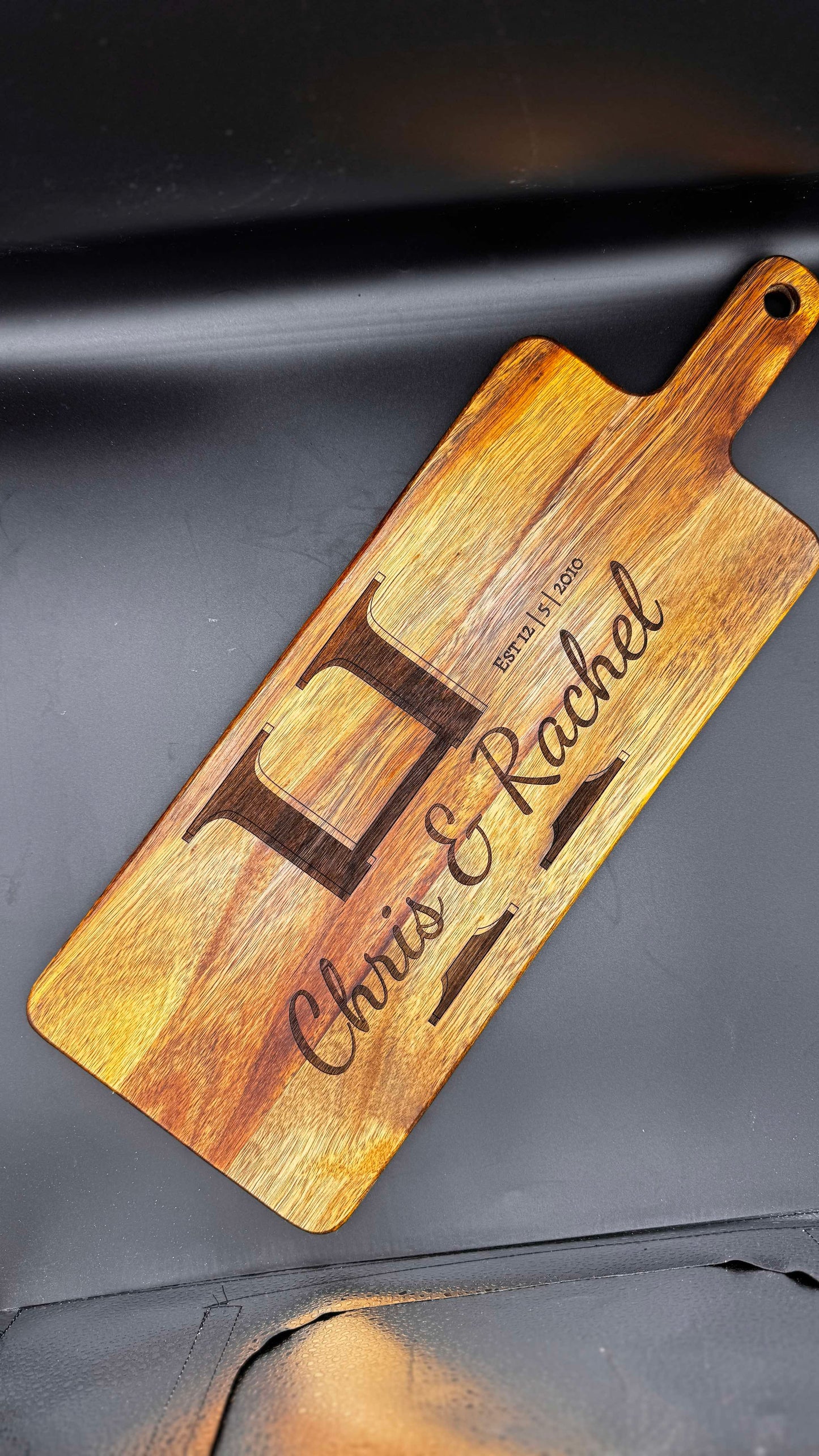 Personalized Engraved Wooden Cutting Board - Perfect Gift for Any Occasion